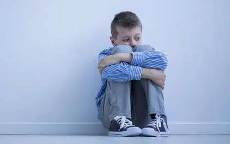 4 Sikap Orang Tua yang Bisa Sebabkan Si Kecil Minder