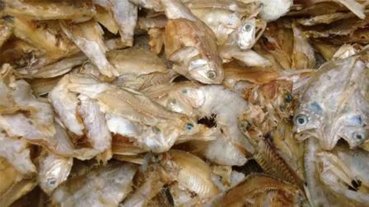4 Cara Mudah Kurangi Rasa Asin pada Ikan Asin