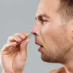 Jangan Asal Cabut Bulu Hidung, Bahaya Ini Mengintai Anda