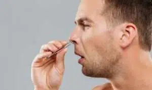 Jangan Asal Cabut Bulu Hidung, Bahaya Ini Mengintai Anda