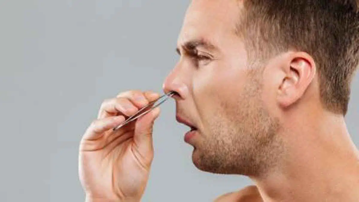 Jangan Asal Cabut Bulu Hidung, Bahaya Ini Mengintai Anda
