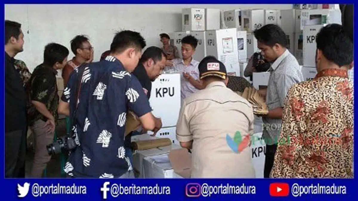 KPU Pamekasan Bongkar Kotak Suara Hadapi Sidang MK
