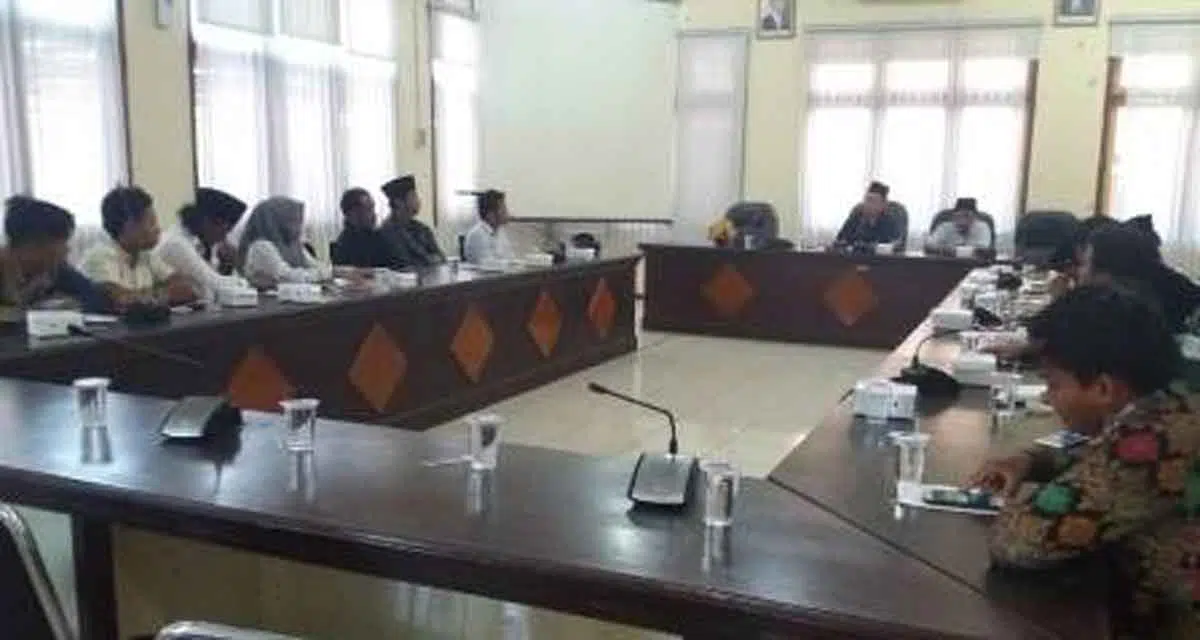 Datangi Komisi A, Pemuda Bangkalan Pertanyakan Proses Pemilihan BPD