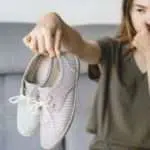 Lakukan 6 Usaha Ini Agar Sepatu Anda Jauh dari Bau Kaki