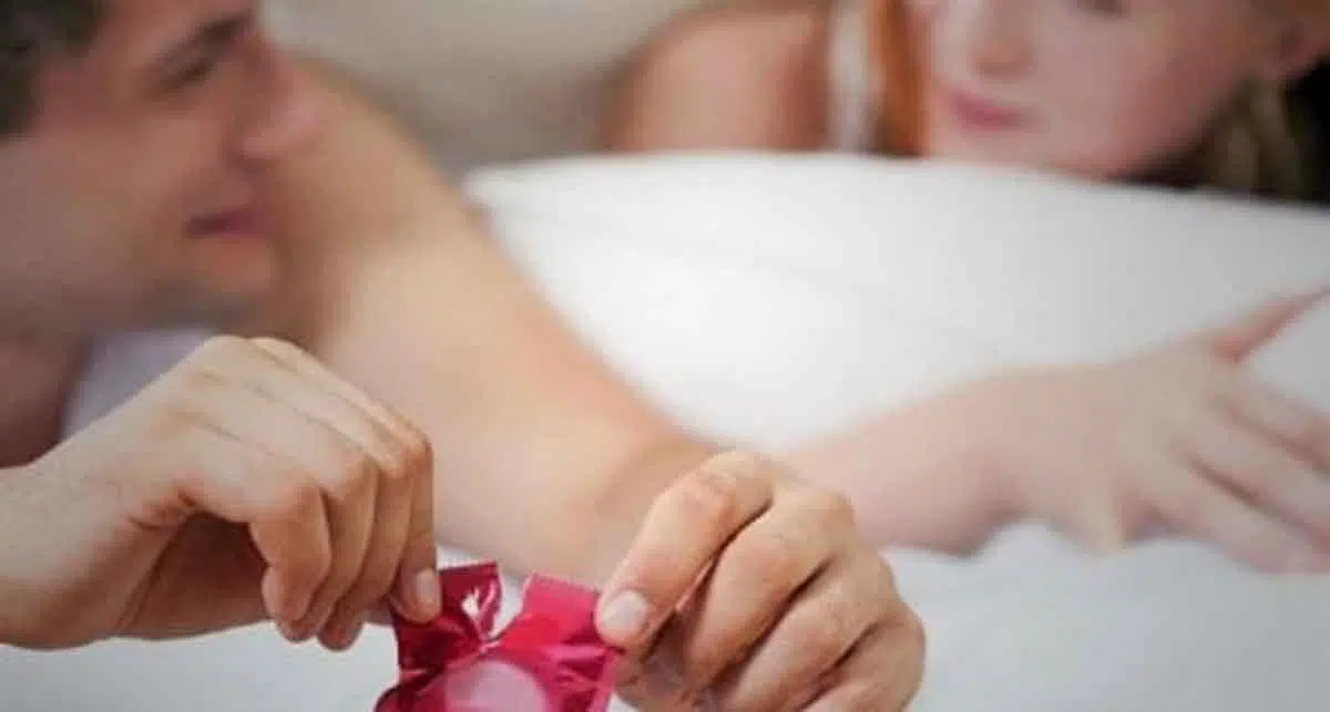 Mau Tetap Nyaman Bercinta Pakai Kondom Ini Dia Caranya