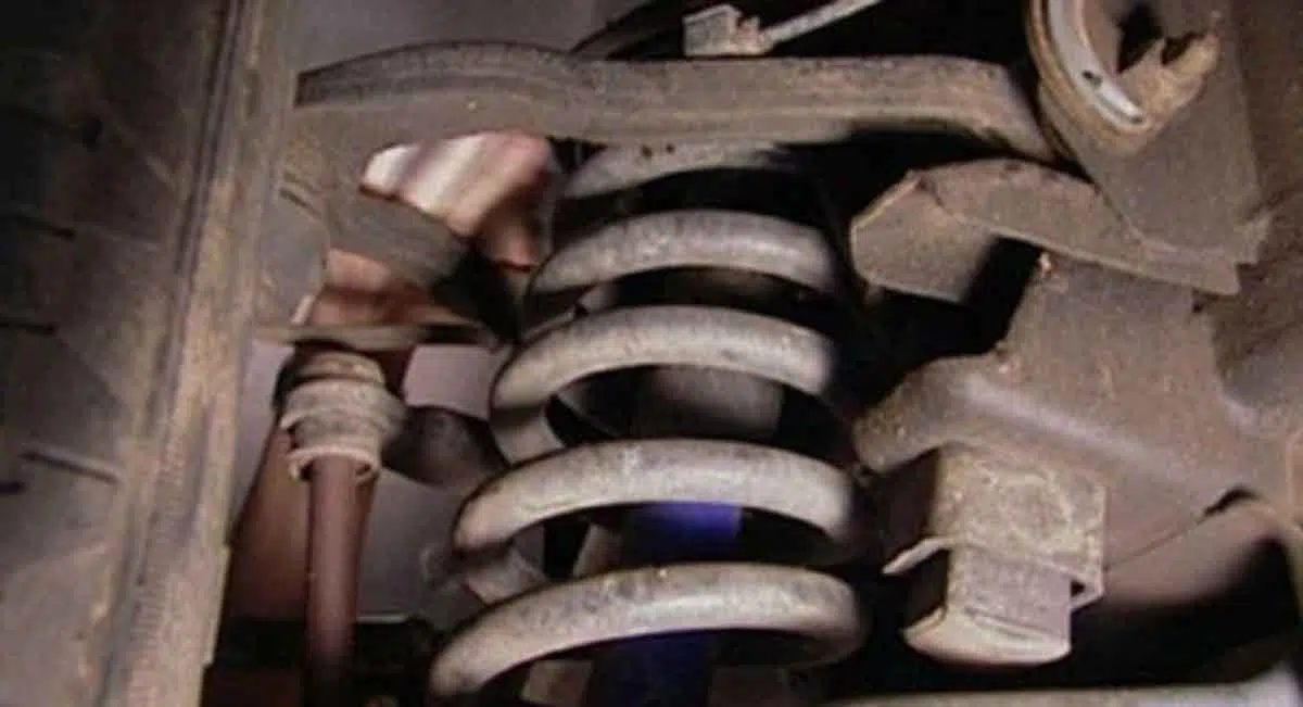 Shock Breaker Mobil Mulai Rusak, Ini Gejalanya