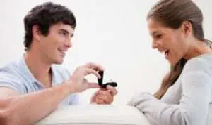 Mengajak Pacar Menikah dengan 10 Cara Ini, Berani Coba?