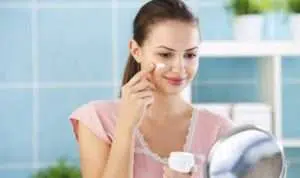 Mengenal Khasiat dan Efek Samping Retinol Bagi Kulit