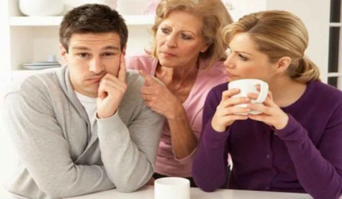 Orang Tua Sering Ikut Campur Urusan Rumah Tangga? Atasi dengan 3 Cara Ini