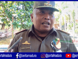 PKL di Pamekasan Semrawut, Satpol PP Tak Mau Bertindak