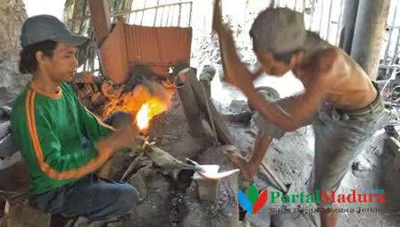 Geliat Pandai Besi di Kecamatan Galis, Kabupaten Bangkalan (Part 2-Habis)