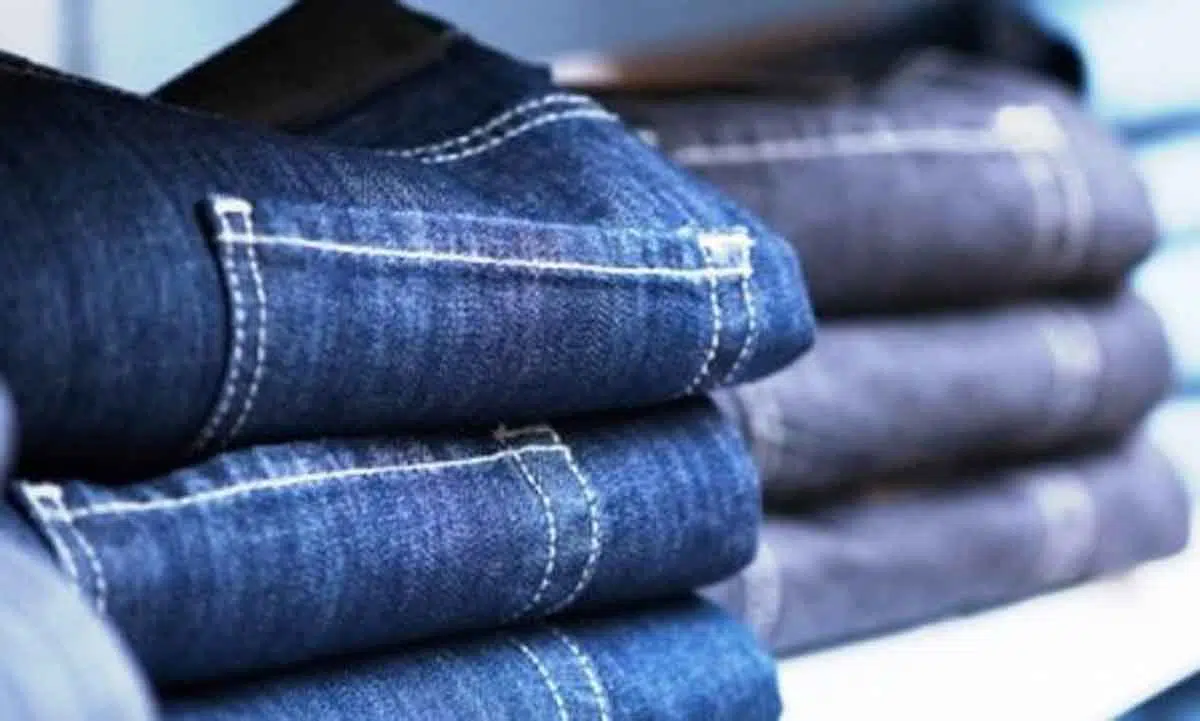 Panduan Mencuci dan Keringkan Bahan Jeans yang Benar