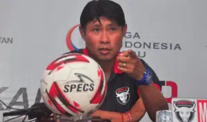 Malam Ini, Pelatih Eduard Tjong Mundur dari Madura FC
