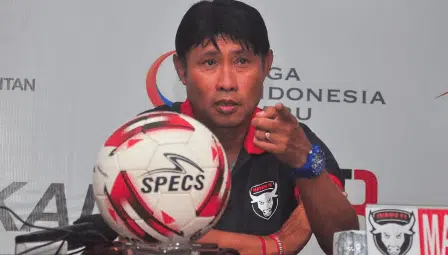 Malam Ini, Pelatih Eduard Tjong Mundur dari Madura FC