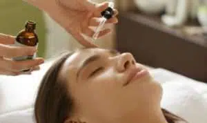 Perhatikan Hal Ini Saat Anda Gunakan Serum Vitamin C