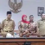 Gubernur Jatim Khofifah Akui Harga Garam Turun, Begini Solusinya