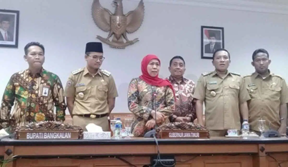 Gubernur Jatim Khofifah Akui Harga Garam Turun, Begini Solusinya