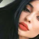 Plus Minus Gunakan Lip Plumper untuk Bibir
