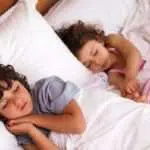 Plus Minus Jika Kakak Adik Tidur Sekamar