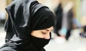 Rambut yang Rontok Saat Menstruasi Tak Wajib Disucikan