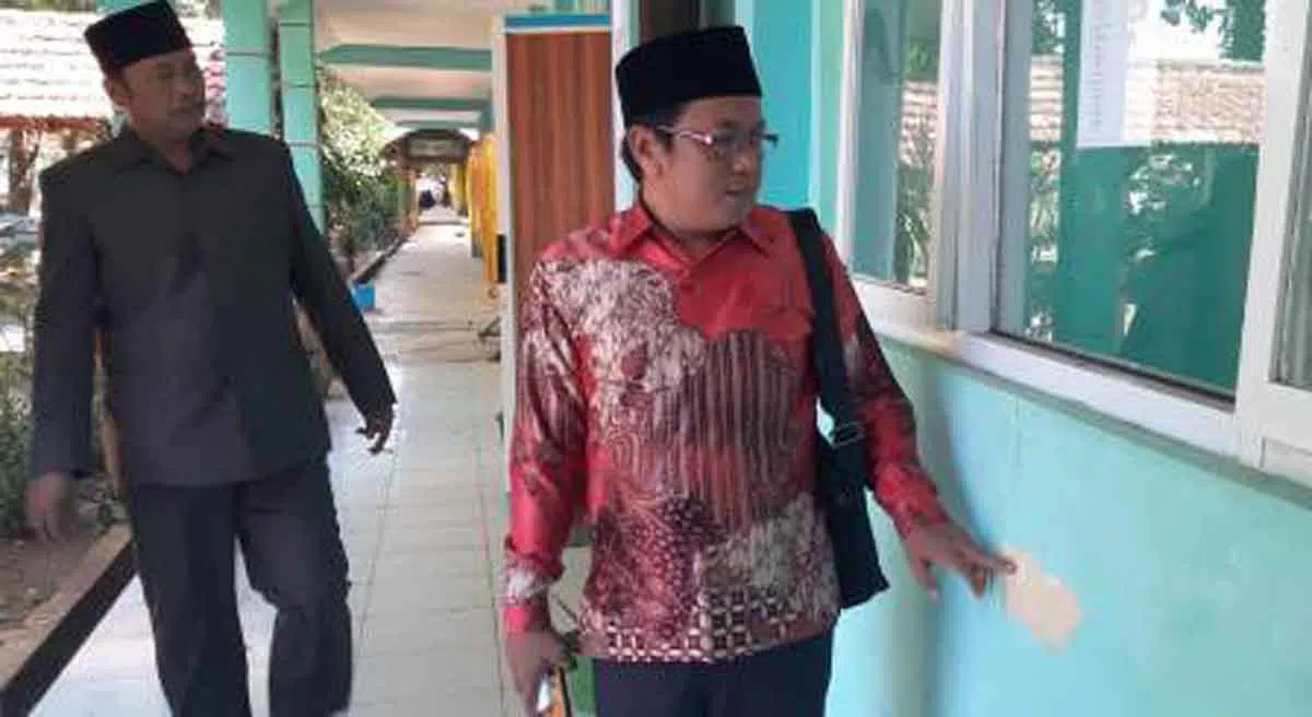Rehab Belum Setahun, Dinding Sekolah Sudah Rusak