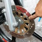 3 Langkah Mudah Rawat Rem Cakram Sepeda Motor