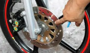 3 Langkah Mudah Rawat Rem Cakram Sepeda Motor