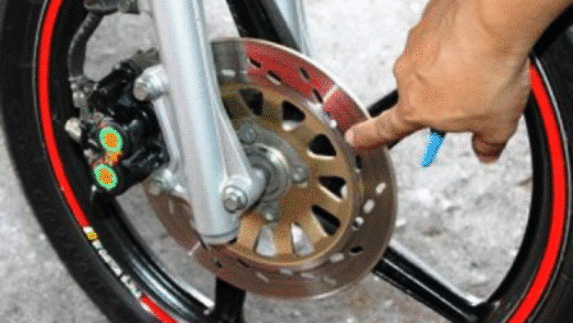 3 Langkah Mudah Rawat Rem Cakram Sepeda Motor