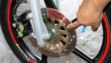 3 Langkah Mudah Rawat Rem Cakram Sepeda Motor
