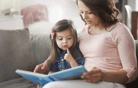5 Cara Ajarkan Anak Membaca Buku