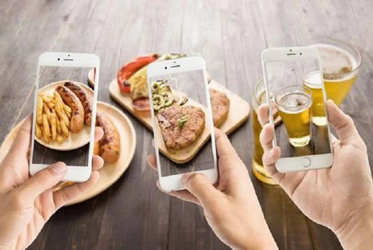Dosa atau Tidak Suka Pamer Foto Makanan di Media Sosial?