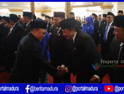 50 Anggota DPRD Sumenep Diambil Sumpah di Pendopo Keraton