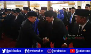 50 Anggota DPRD Sumenep Diambil Sumpah di Pendopo Keraton