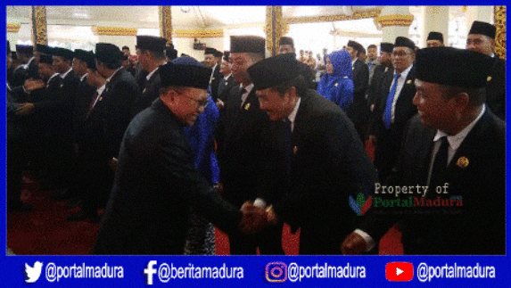 50 Anggota DPRD Sumenep Diambil Sumpah di Pendopo Keraton