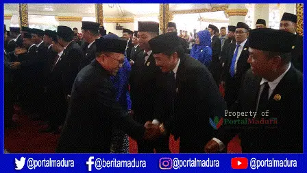 50 Anggota DPRD Sumenep Diambil Sumpah di Pendopo Keraton