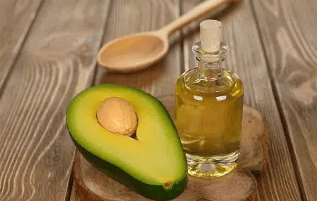 6 Manfaat Minyak Avokad Bagi Kecantikan Menurut Penelitian