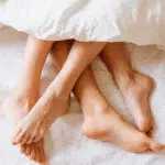 Alasan Bercinta Lebih Bergairah Saat Suhu Panas