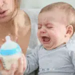 Bayi Tolak Minum Susu dari Botol? Ini 5 Penyebabnya