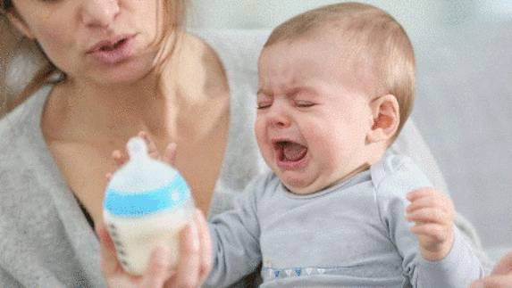 Bayi Tolak Minum Susu dari Botol Ini 5 Penyebabnya