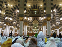 Benarkah Lakukan Salat Arbain Bisa Terbebas dari Api Neraka?