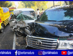 Brakkk! Daihatsu Grand Max vs Toyota Jeep Land Cruiser, Satu Tewas