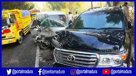 Brakkk! Daihatsu Grand MAX vs Toyota Jeep Landcruiser, Satu Tewas