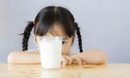 Cara Atasi Anak yang Tak Suka Minum Susu