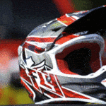Cara Ini Bikin Helm Anda Bebas Bau dan Berjamur
