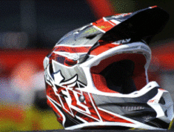 Cara Ini Bikin Helm Anda Bebas Bau dan Berjamur