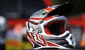 Cara Ini Bikin Helm Anda Bebas Bau dan Berjamur