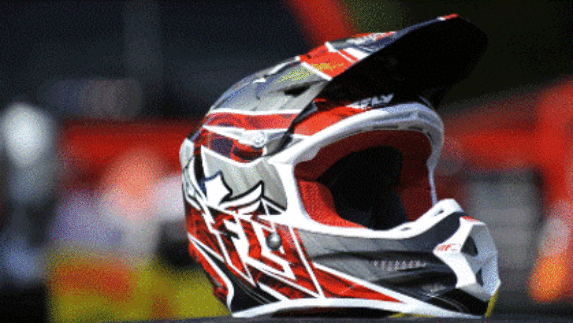 Cara Ini Bikin Helm Anda Bebas Bau dan Berjamur