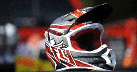 Cara Ini Bikin Helm Anda Bebas Bau dan Berjamur