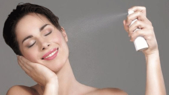 Cara-Pakai-Ulang-Sunscreen-Tanpa-Bikin-Makeup-Berantakan