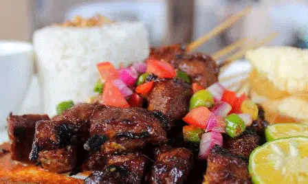Catat, Ini 5 Efek Jika Makan Sate Kambing Berlebihan